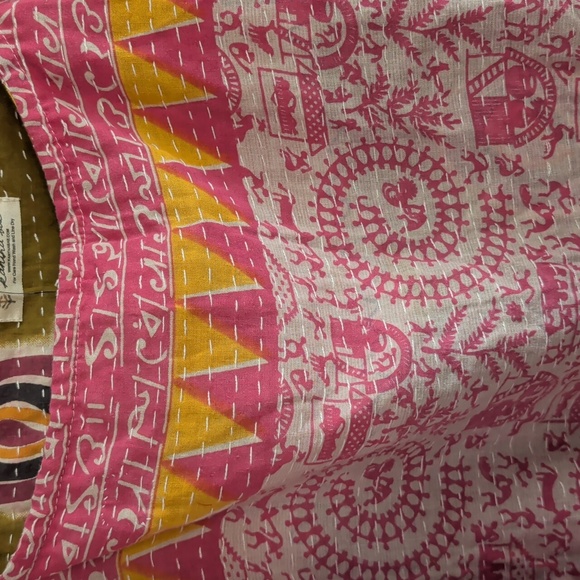 Free Size. Abundance Crop Kantha Bae - Picture 5 of 15